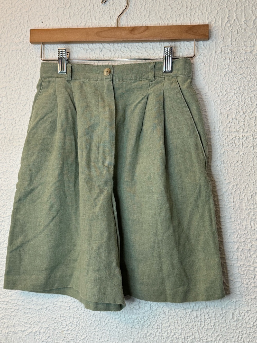 Jaclyn Smith Sport Lightweight Linen-Blend High-Waisted Shorts in Sage